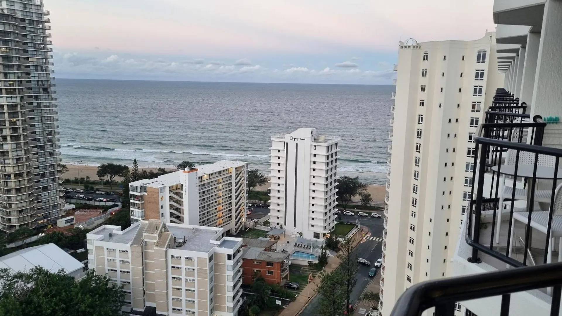 Sea View Studio High Floor Apartment Gold Coast