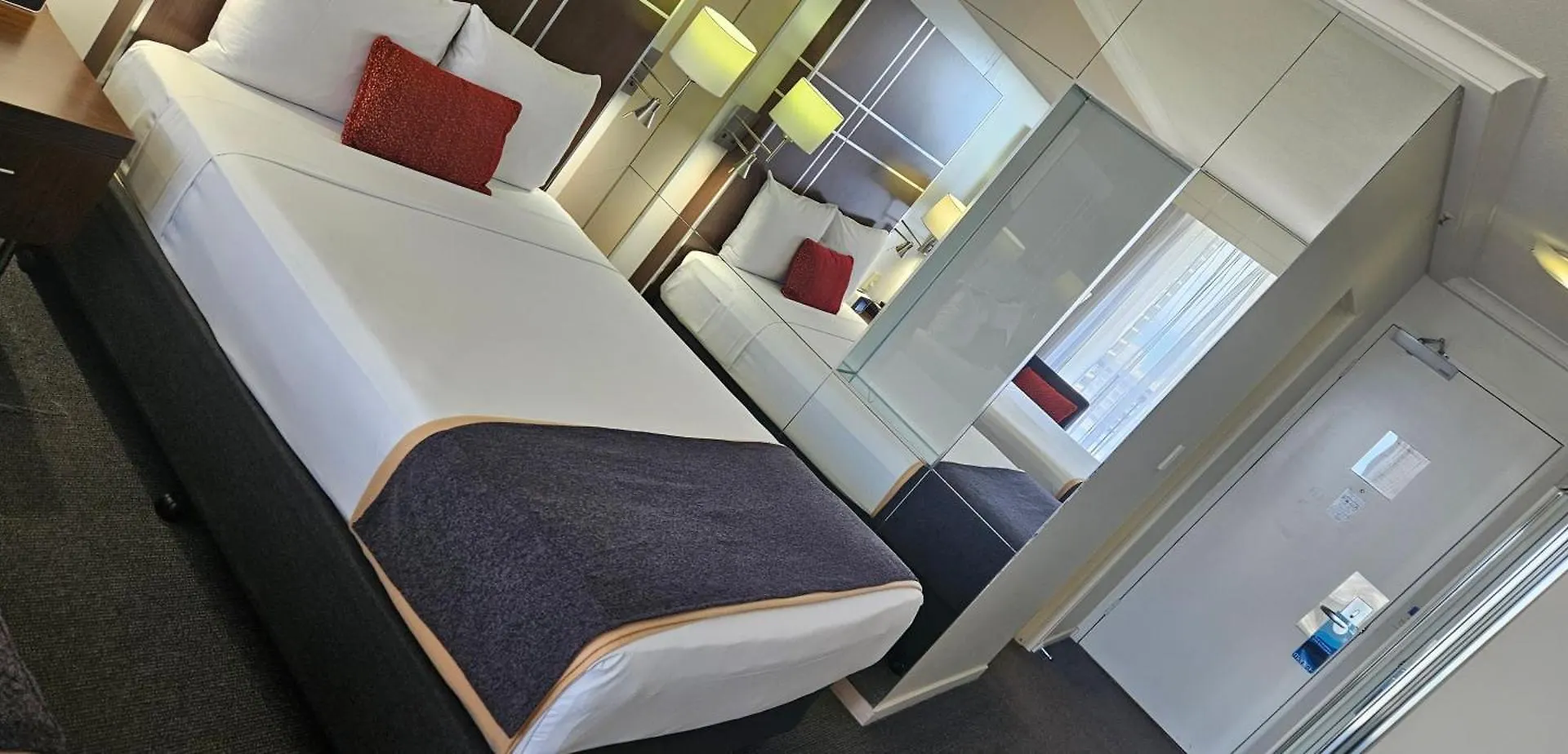 Sea View Studio High Floor Apartment Gold Coast